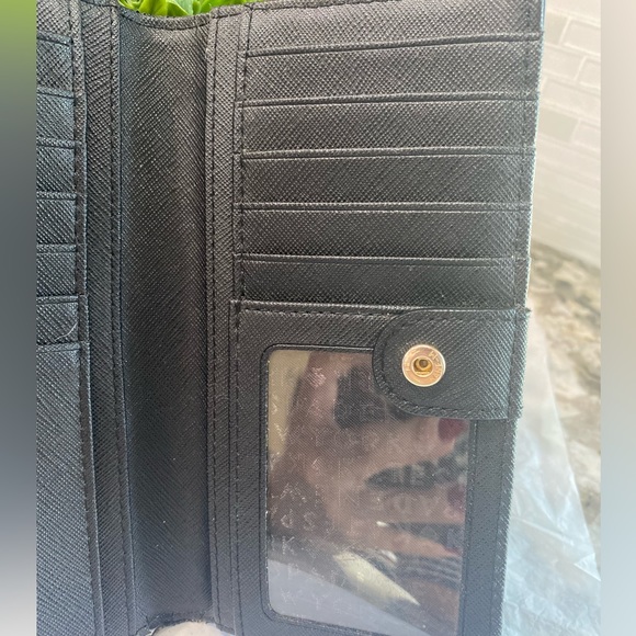 GUC🖤 Kate Spade black wallet. Has a few marks - Picture 7 of 7